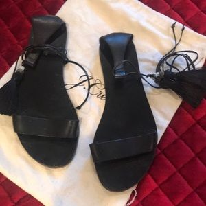 Ankle wrap with tassel